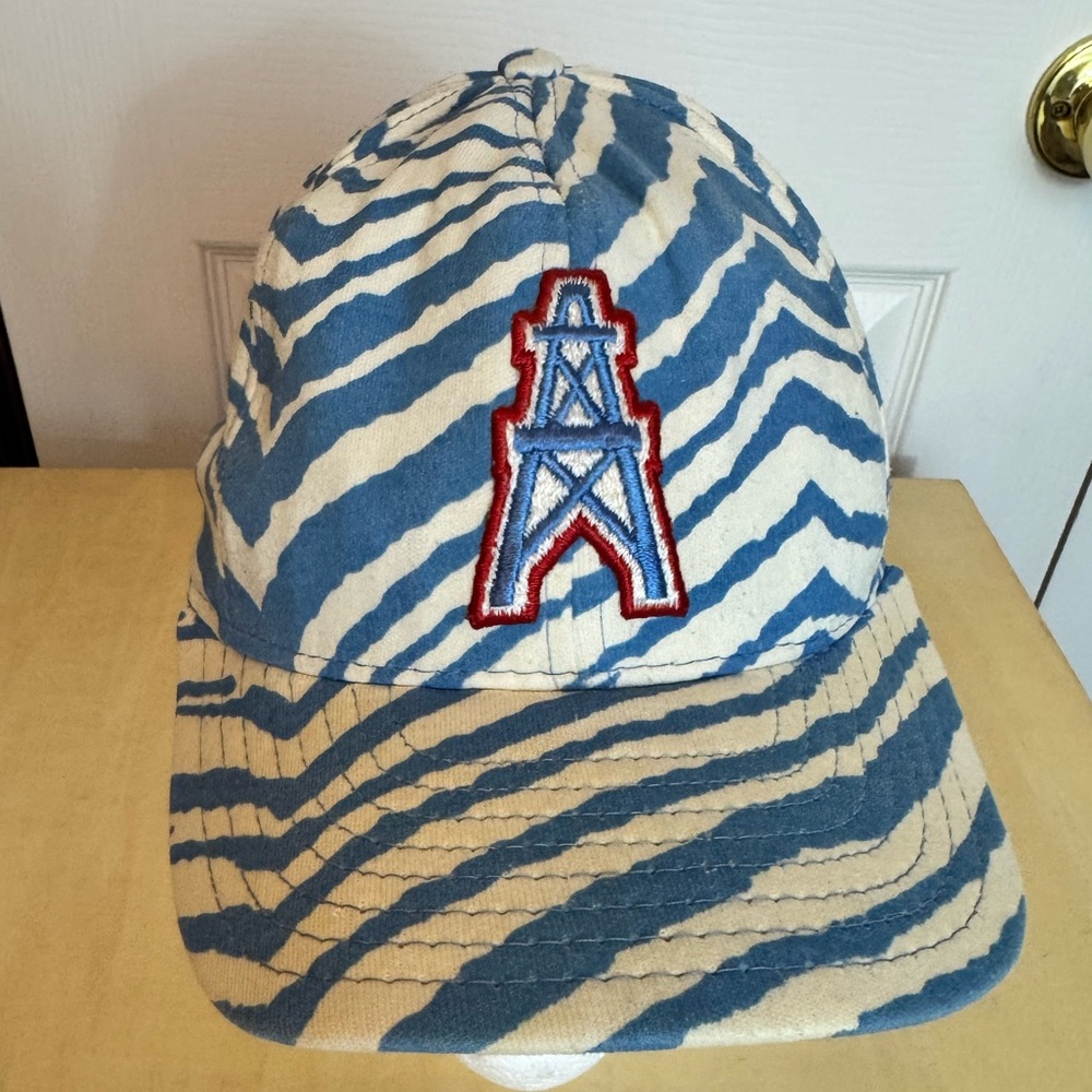 Vintage 80's Houston Oilers Zebra Print
Snap Back Baseball Hat